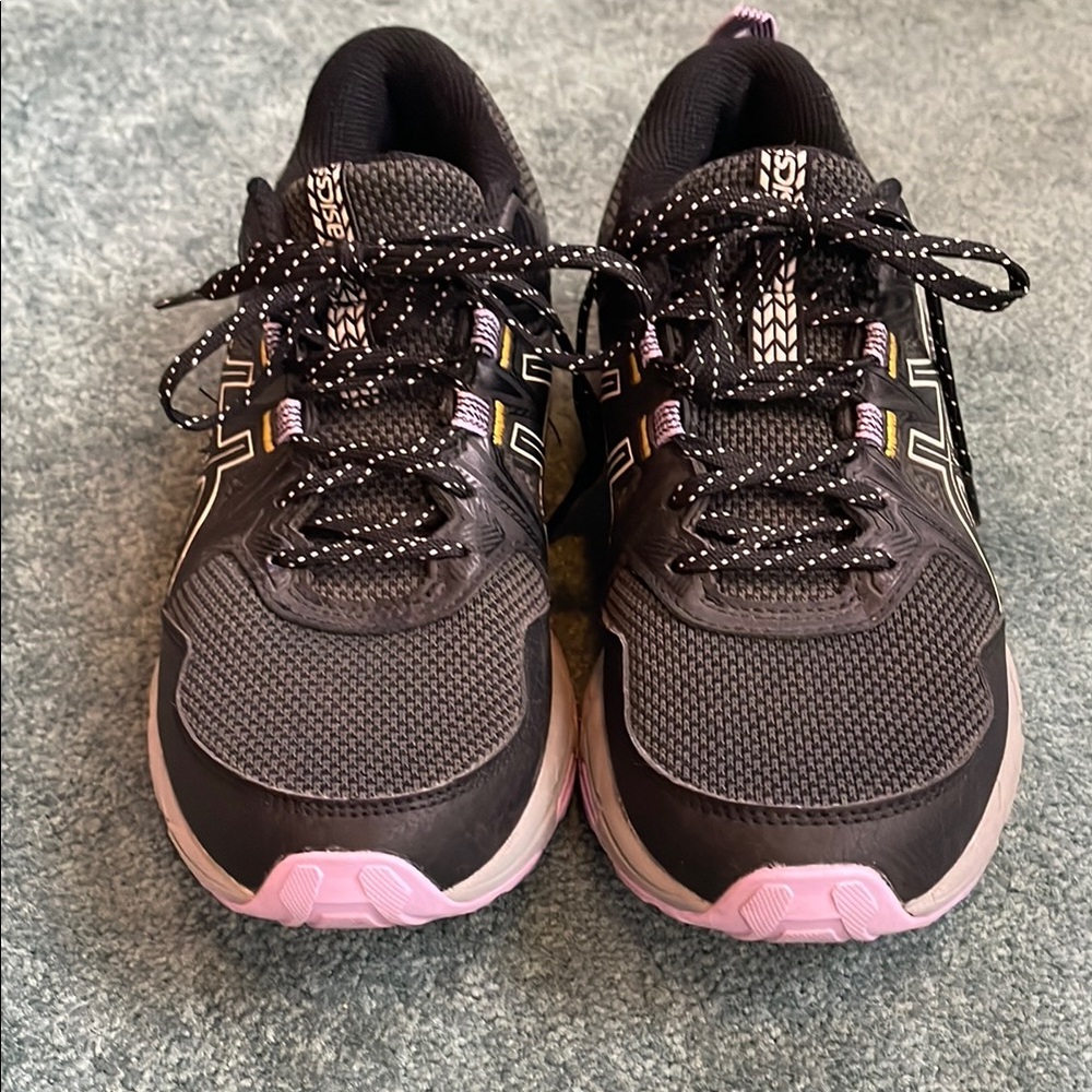 ASICS Black and Ivory Gel Venture 8 Running Shoes